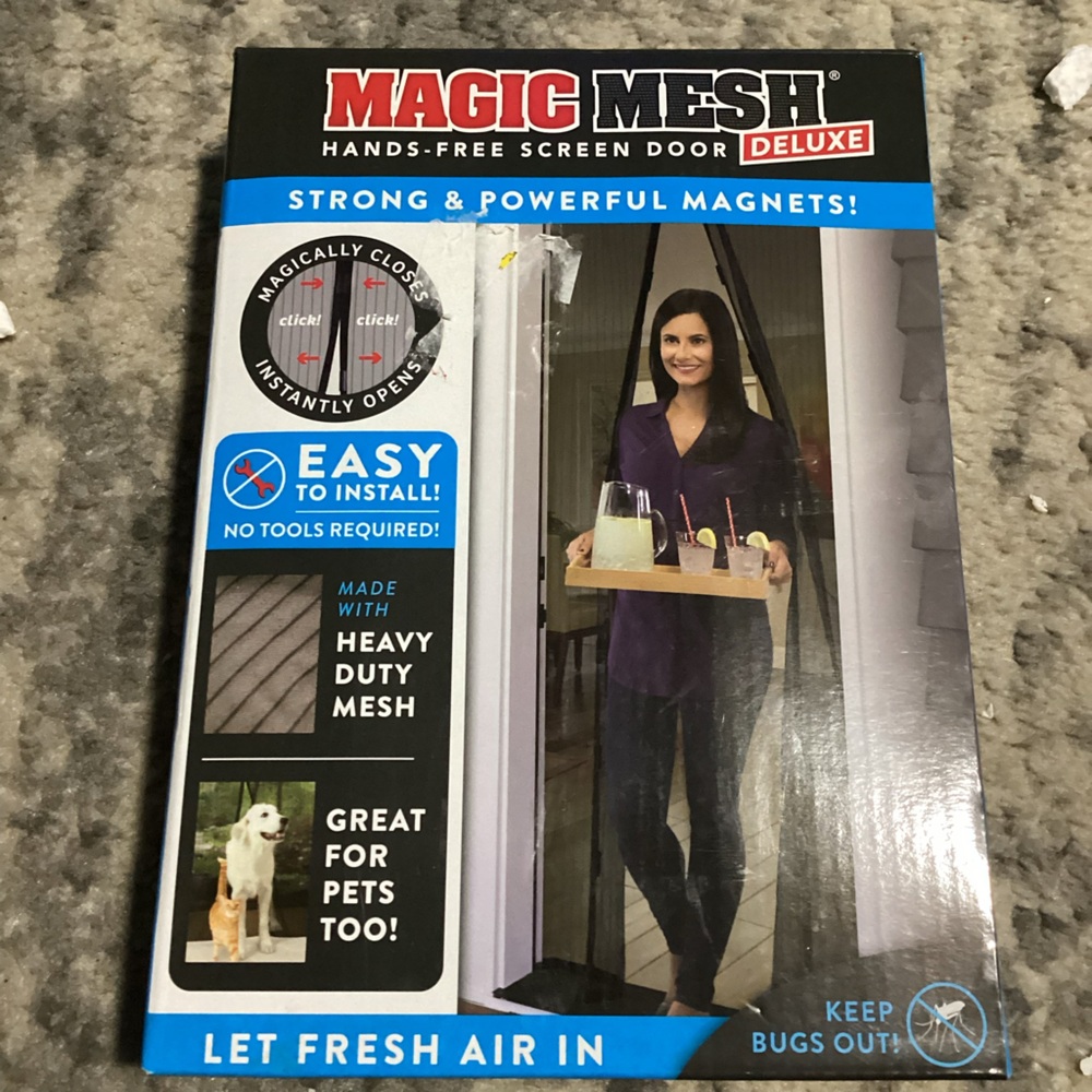 Magic mesh deluxe, hands-free screen door deluxe